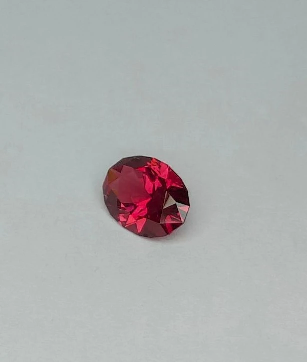 1.36ct Natural Rhodolite Garnet Oval Cut Faceted Loose Gemstones from Tanzania — view 1
